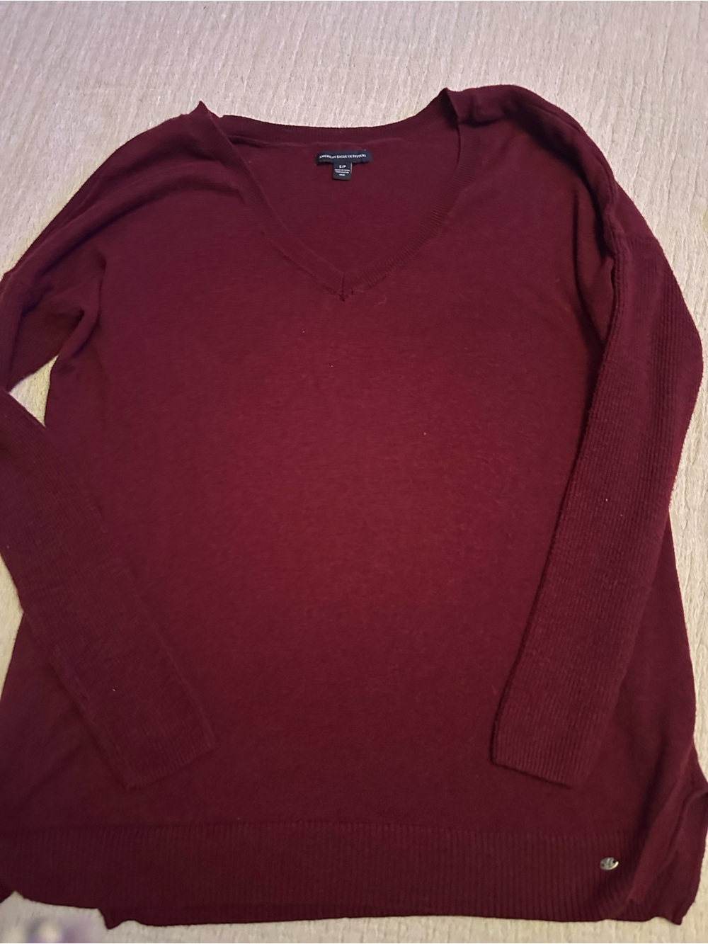 American Eagle Outfitters Women's V-Neck Sweater - Maroon small oversized
